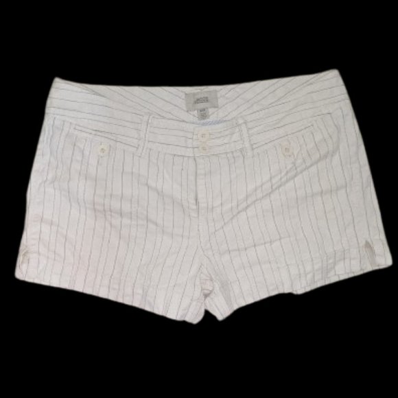 --- White Low Waiste / Low Rise White Shorts Size 9 10 - Picture 1 of 3